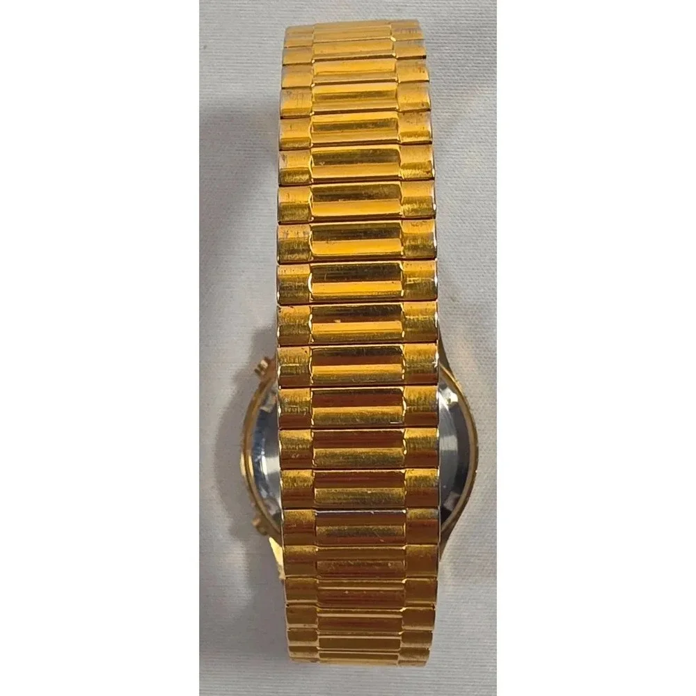 Waltham Quartz Digital Square Gold Metal Bracelet - Running